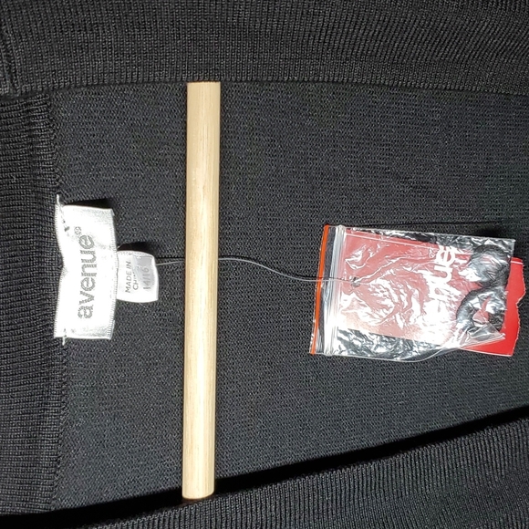 Avenue Plus Sizes Women's Cardigan - Picture 4 of 4